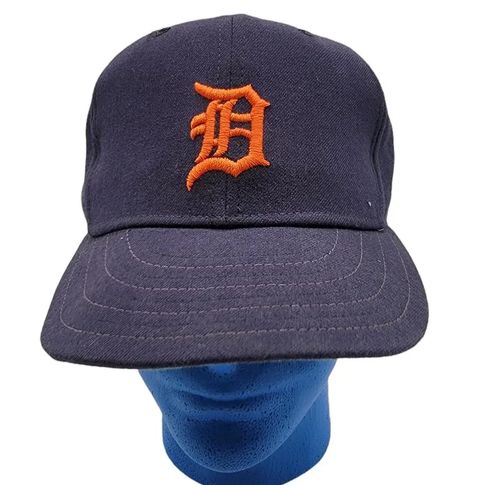 Detroit Tigers MLB Navy Blue Baseball Cap Autographed Brady Anderson Size 7 1/4